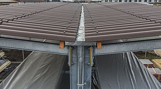 Regał wspornikowy z dachem