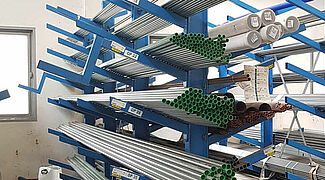 Dwustronny regał wspornikowy